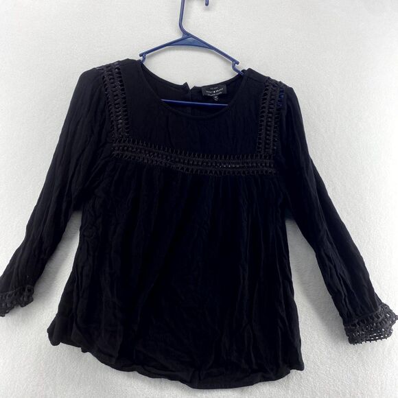 Lucky Brand Black Long Sleeve‎ Embroidered Blouse Buttoned Back Womens Size XS - Picture 1 of 7